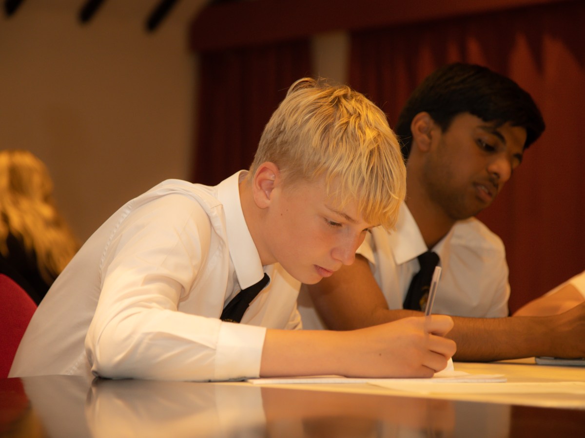 When Should You Start Tutoring for GCSEs? A Realistic Timeline for&nbsp;Parents