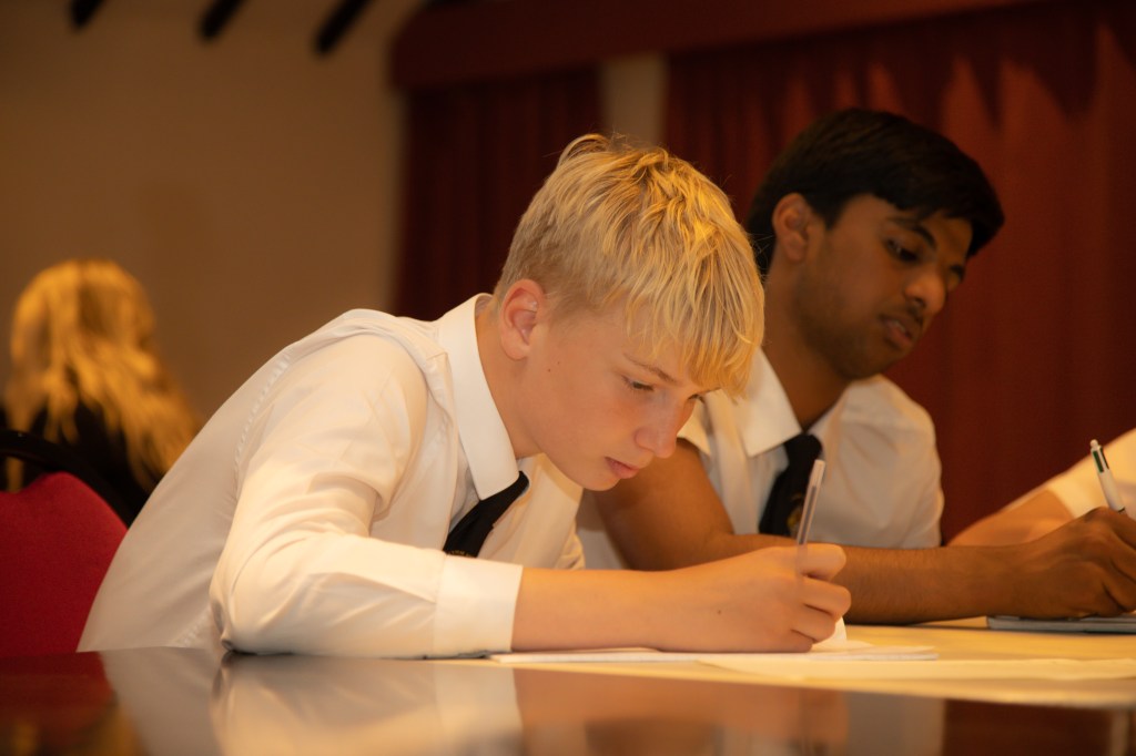 When Should You Start Tutoring for GCSEs? A Realistic Timeline for&nbsp;Parents